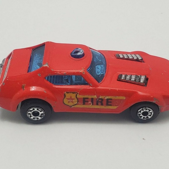 Matchbox N°84 FIRE CHIEF 1976 RED - Picture 4 of 6